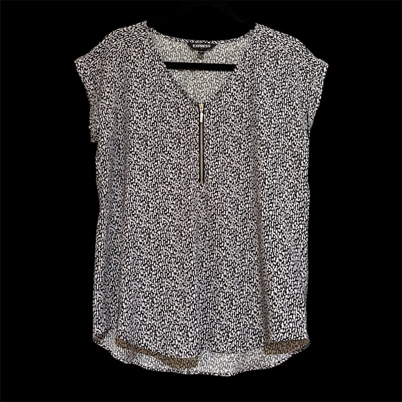 Express half zip cuff sleeve V-neck blouse Size M - Picture 1 of 5